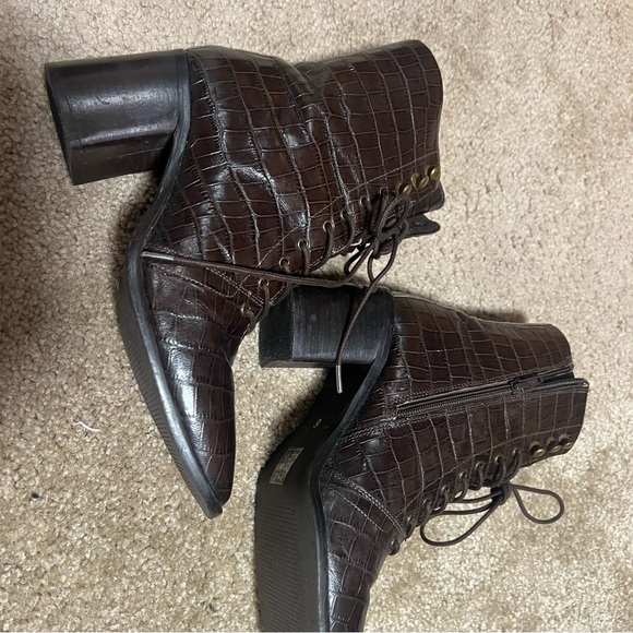 Leather square toe boots - Picture 6 of 8